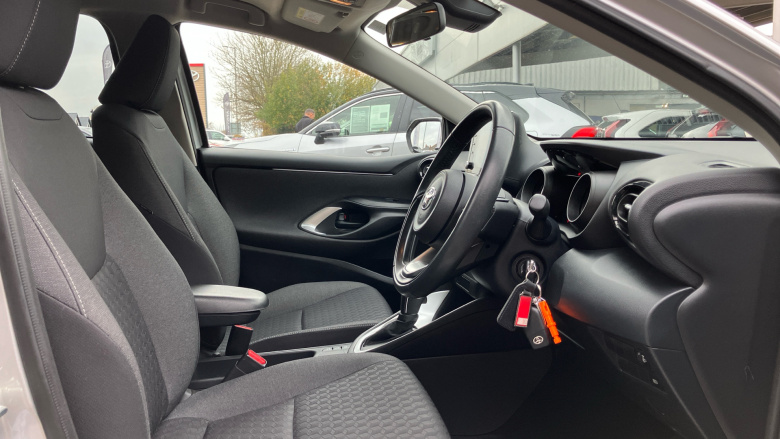 Toyota Yaris 1.5 Hybrid Design 5dr CVT Hybrid Hatchback